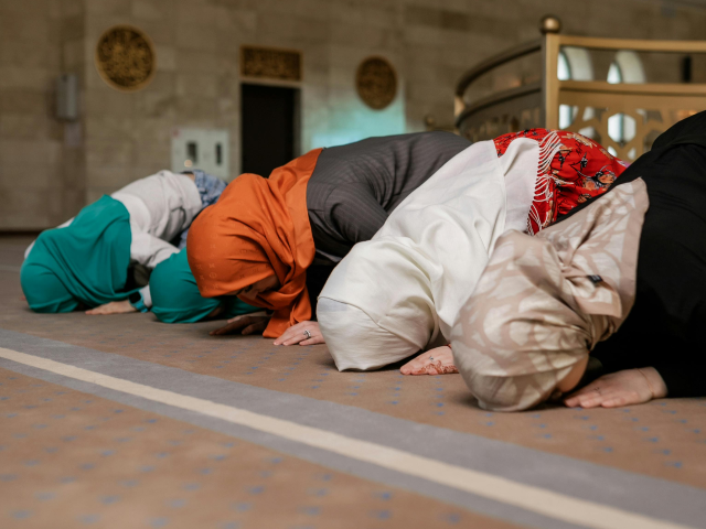 Muslims Bowing Down Praying