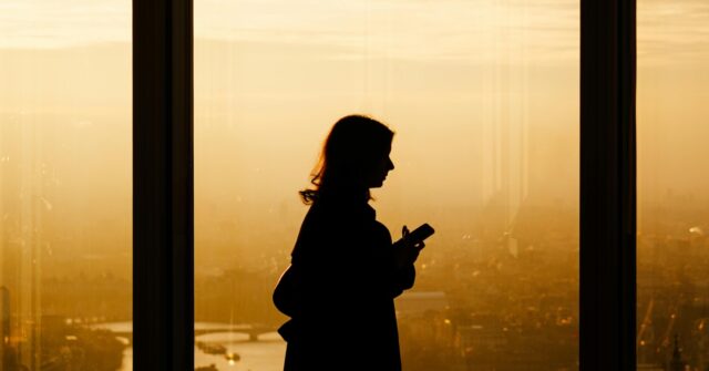 breitbart.com - Oliver JJ Lane - Energy Prices in Britain so High, Country Could See Mobile Phone Data and Broadband Rationing, Networks Warn