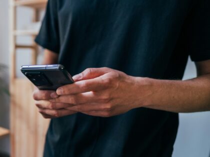 Jakarta (AFP) – Indonesia issued a second round of summons letters on Thursday to Google