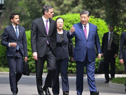 Chinese President Xi Jinping meets with Spanish Prime Minister Pedro Sanchez at the Diaoyu