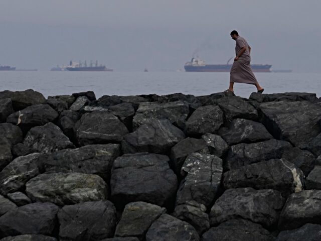 Befuddled U.N. Delays Vote on Use of Force to Protect Hormuz Shipping