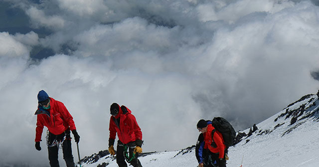 Report: Mount Everest Guides Poisoned Climbers as Part of $45 Million Helicopter Rescue Scam