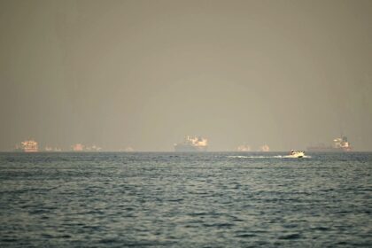 Some 800 ships remain stuck in Gulf waters