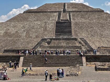 Mexico's Teotihuacan archaeological site was the scene of a gun attack on Monday