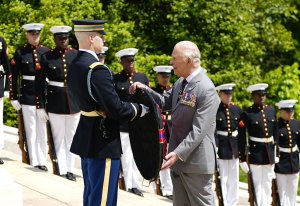 British King Charles, Queen Camilla visit Arlington cemetery