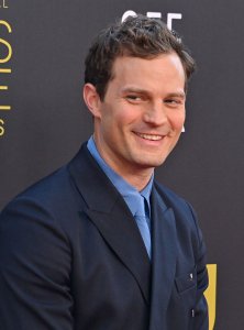 'Hunt for Gollum' cast includes Wood, McKellen, Pace, new Aragorn