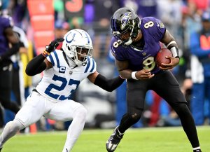 Indianapolis Colts, cornerback Kenny Moore agree to seek trade