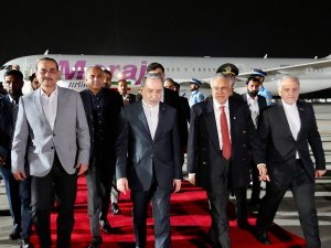 Iran foreign minister conveys 'red lines' to U.S. en route to Russia