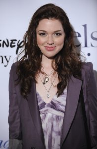 Jennifer Stone returning as Harper on 'Wizards Beyond Waverly Place'