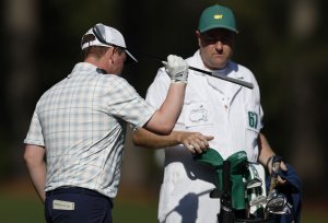 MacIntyre flips middle finger at Masters, risks disciplinary action