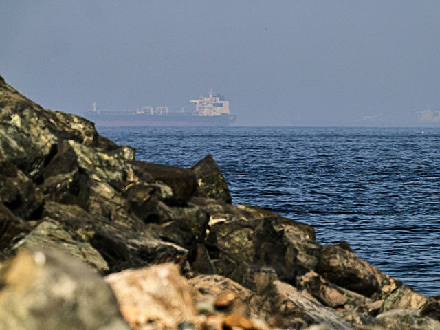 Title: Emirates Iran War Strait of Hormuz Image ID: 26121532277860 Article: Cargo ships ar