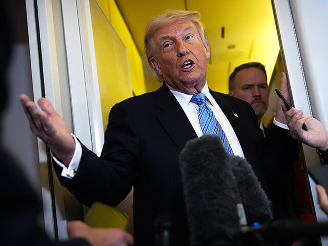 AP26135554304873 Title: Trump China Image ID: 26135554304873 Article: President Donald Trump speaks to repo