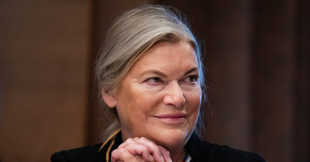 Senatör Cynthia Lummis: Clarity Act'i Elizabeth Warren Endüstrisini Öldürmeden Önce Kabul Edilmeli