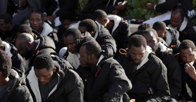 Over Half Million Migrants Waiting in Libya to Cross Into Europe, Warns Greek Immigration Minister