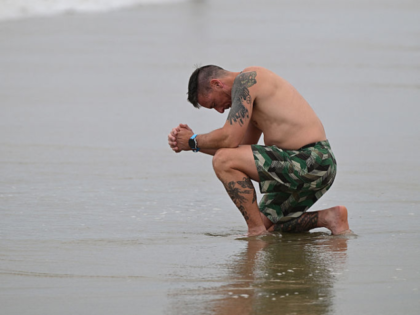 WATCH — Florida Church Sees 2,552 Baptized During Annual ‘Beach Baptism’ Event