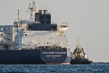 UK Eases Sanctions Regime on Russia, Allowing Jet Fuel Imports, While Shunning Domestic Drilling