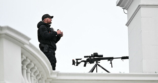 Report: White House on Lockdown Due to Nearby Shooting