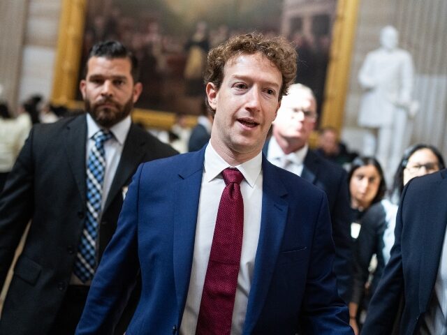 Mark Zuckerberg leaving court