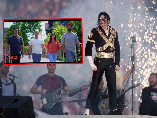 PASADENA, CA - JANUARY 31: Michael Jackson performs during halftime of a 52-17 Dallas Cowb