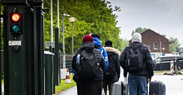 Netherlands Greenlights Plan for Migrant ‘Return Hubs’ Outside E.U.