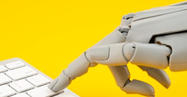 Florida News Website Shuts Down After Investigation Reveals AI-Generated Staff and Plagiarized Content
