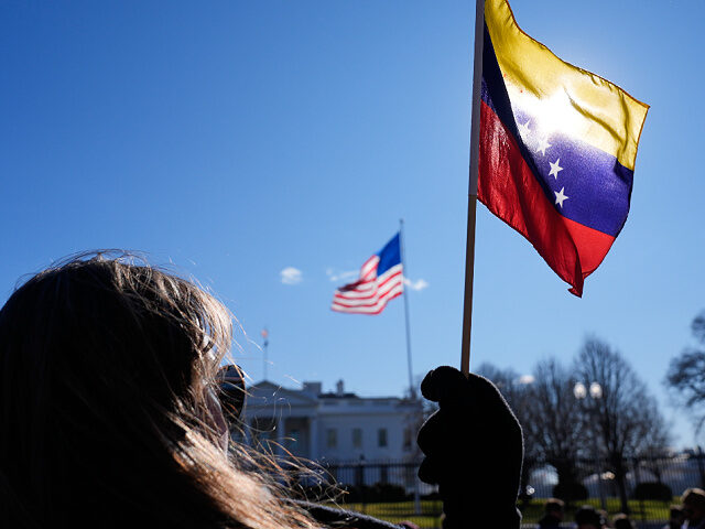 People rally as Venezuelan opposition leader María Corina Machado meets with President Do