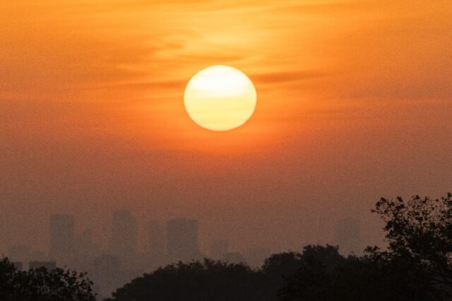 Global temperatures are set to stay at or around record highs, says the WMO