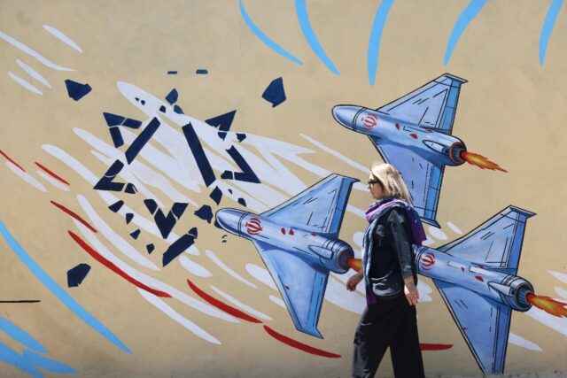 Iran and the United States have exchanged threats while continuing to negotiate for a peac