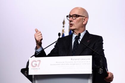 Roland Lescure acknowledged that the discussions had been sometimes difficult