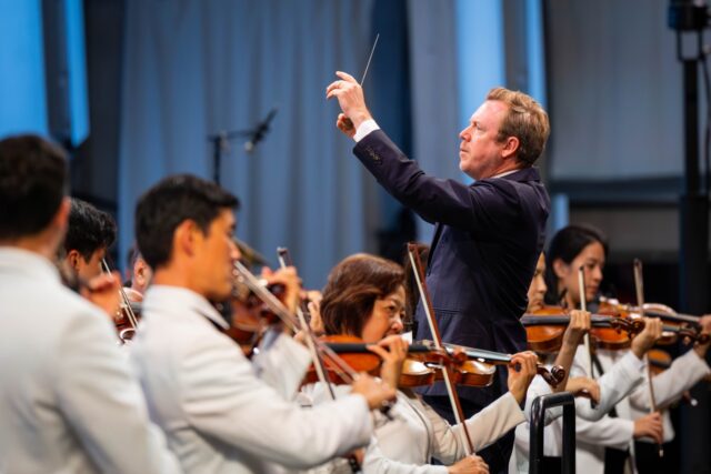 LA Philharmonic-Harding The Associated Press