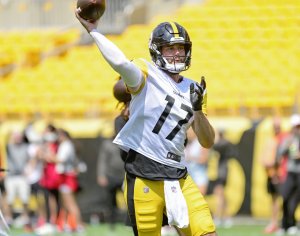 Baltimore Ravens to sign quarterback Skylar Thompson to 1-year contract