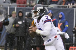 Ex-Giants QB Russell Wilson mulls offer from Jets, eyes TV job market