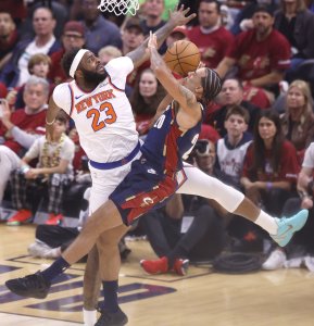 Knicks' Robinson plans to play in NBA Finals after pinky surgery
