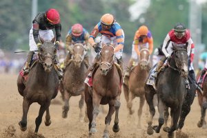 Longshot Golden Tempo wins Kentucky Derby in photo finish