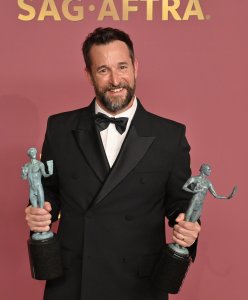 'National Memorial Day Concert' to feature Noah Wyle, Mickey Guyton