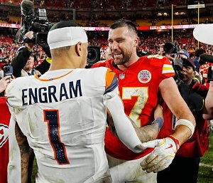 NFL schedule: Chiefs-Broncos game; Bills' stadium debut among teasers