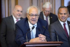 Former Rep. Barney Frank dies at 86