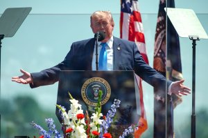 Trump tells Coast Guard graduates to 'never surrender'