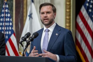 Vance cites 'widespread fraud' in gov't programs during Maine visit