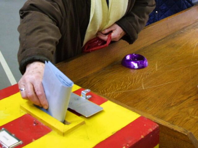 Swiss Referendum to Cap Population Falls Short, But Campaigners Claim Anti-Mass Migration Mandate
