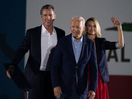 Title: California Recall Newsom Image ID: 21257119011606 Article: President Joe Biden, cen