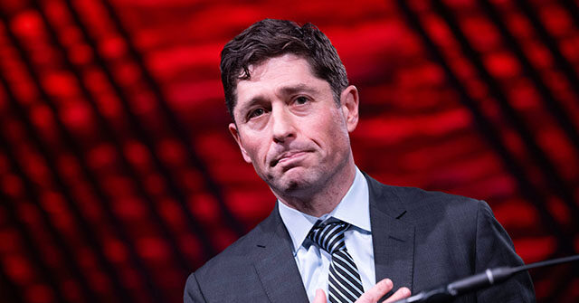 Ο δήμαρχος της Μινεάπολης Jacob Frey γιορτάζει την Ημέρα της Ανεξαρτησίας της Σομαλίας