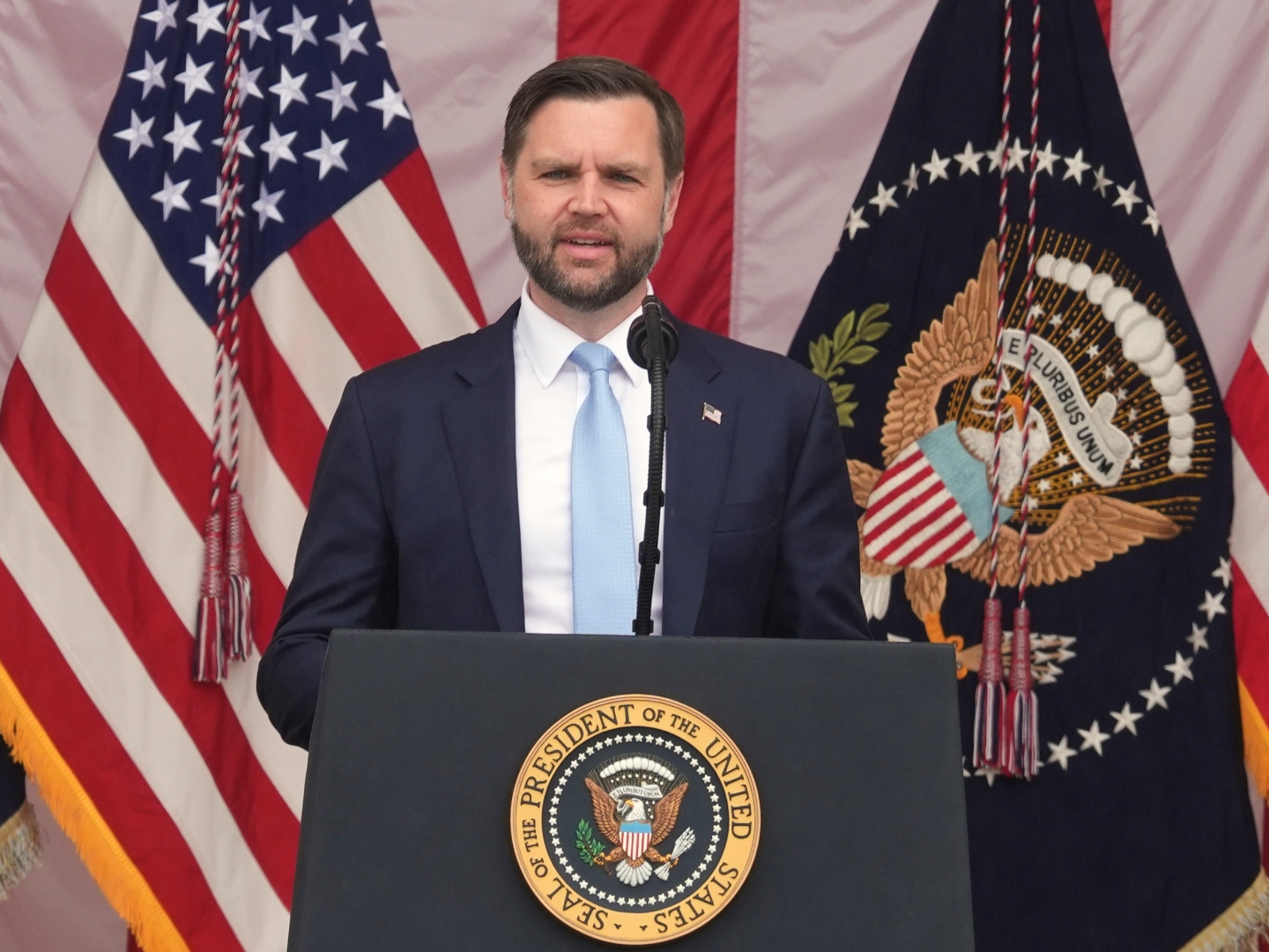 headline: Vance: Iran Deal Will 'Transform Middle East', Ens