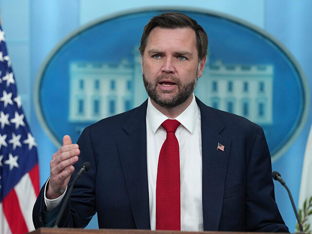 AP26169559175179 Title: Iran US Trump Image ID: 26169559175179 Article: Vice President JD Vance speaks to r