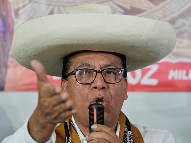Title: Peru Election Image ID: 26169656528466 Article: Presidential candidate Roberto Sanc