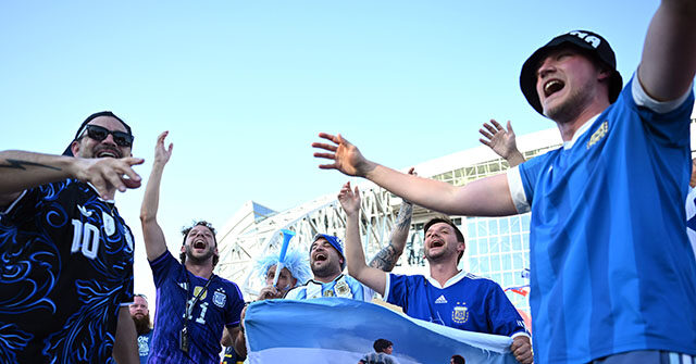 Argentina Fans Return Man's Lost Wallet by Chanting His Name