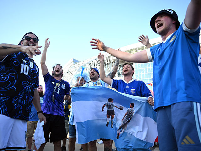 Title: Argentina Jordan WCup Soccer Image ID: 26179034567707 Article: Fans cheer before th