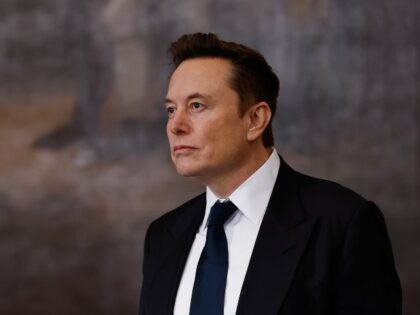 SpaceX Stock Hovers Near Elon Musk’s IPO Price After Several Losing Sessions