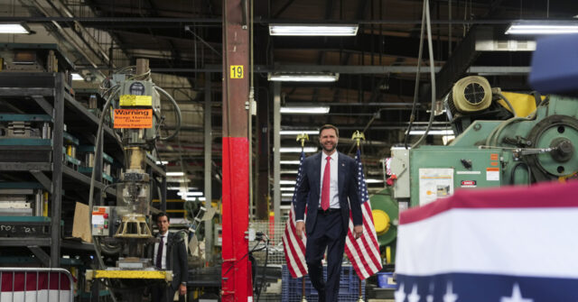 U.S. Manufacturing Gauge Rises To Highest Level in Four Years