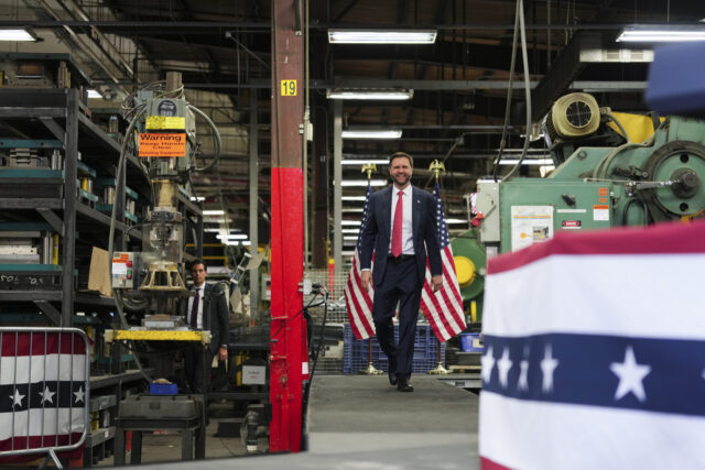 Vice President JD Vance Visits A Manufacturing Facility In Kansas City KANSAS CITY, MISSOURI - MAY 18: U.S. Vice President JD Vance arrives to speak during an e